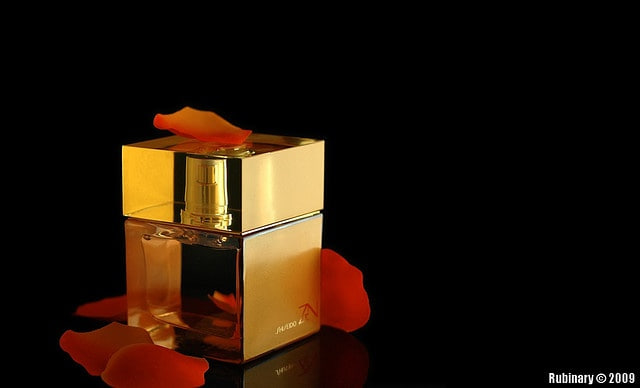 عطر خوشبو زن شیسدو گلد اصل از شرکت لوزی سوییس_گرمی(دکانت)_ Shiseido Zen